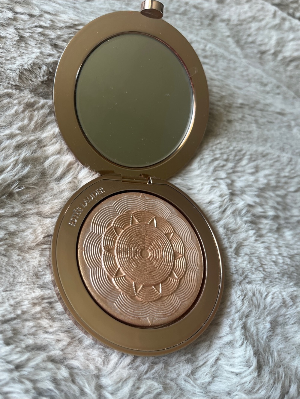 UNUSED Estee Lauder Luminous Bronze Goddess Highlighter Compact - Bronze